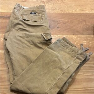 Vans Men's Tan Heavy duty Cargo Pants. Size 32”. Never worn.
